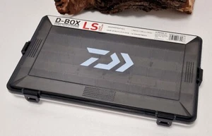 DAIWA D-BOX LS Large Shallow UV Tackle Box mit Dichtung Kunstköderbox Köderbox - Bild 1 von 2