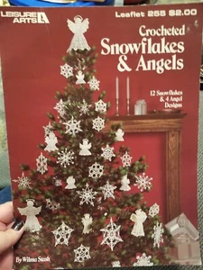 Leisure Arts Leaflet 255 Crocheted Snowflakes & Angels - Picture 1 of 3