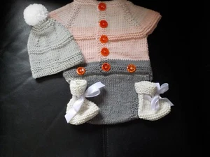 Baby Hand Knitted Romper with adorable matching Bootees and Hat 0-3Months NWOT - Picture 1 of 6