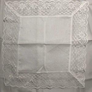 Pañuelo blanco vintage de 12 pulgadas con borde de encaje de 2 pulgadas mezcla de poliéster - Imagen 1 de 3