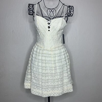 Vestido Guess Lineal Marfil Sin Mangas Corsé Punto Encaje Ojales Para Mujer Talla 4 Nuevo con Etiquetas Foto 1 de 4