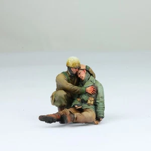 ProPainted Set 02 1:35 Figures : US Medic & Wounded man WW2 - Picture 1 of 8