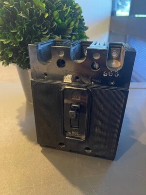 ITE Siemens Eh3B070 3 Pole 70 Amp 480V - Image 1 of 3