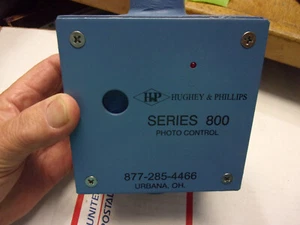 Hughey & Phillips B6C5000AB120 Series 800 PHOTO CONTROL - Picture 1 of 5