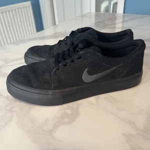 Nike SB Satire Junior Black Suede Trainers Size 5 - Picture 1 of 11