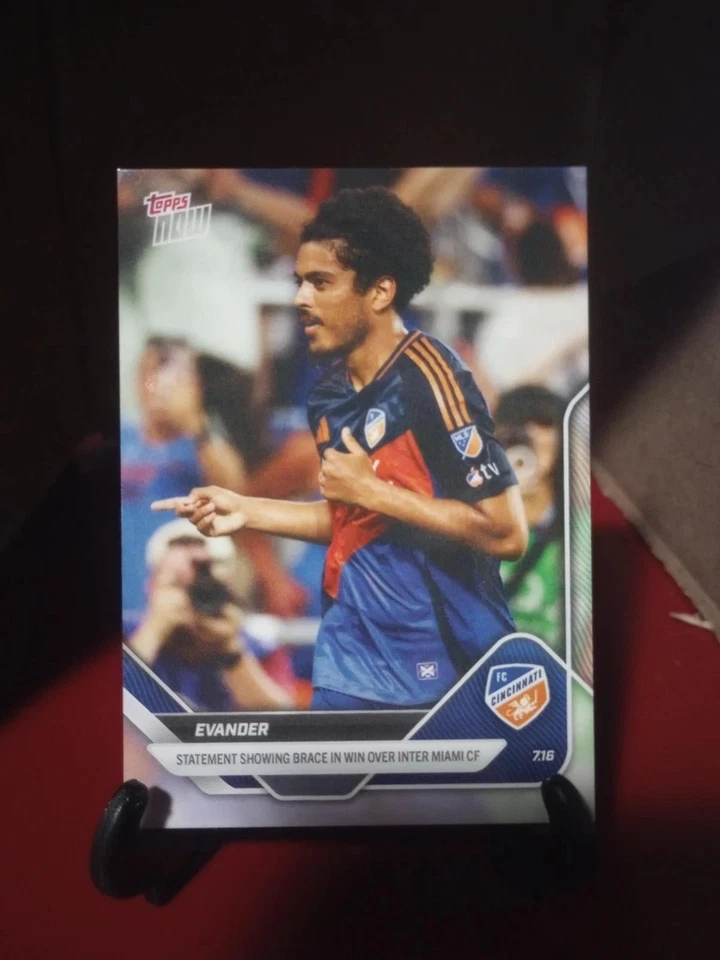 MLS Topps 2025 ¡Ahora! ¡Elige tu jugador o momento! Cantidad en mano envío con descuento lo antes posible Foto 1 de 1
