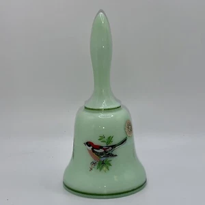 Campana de vidrio verde como nueva Westmoreland con pájaros pintados a mano homenaje Audubon - Imagen 1 de 8