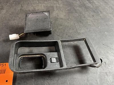 02-06 INTERRUPTOR TECHO SUPERIOR CONVERTIBLE MASERATI SPYDER Foto 1 de 4