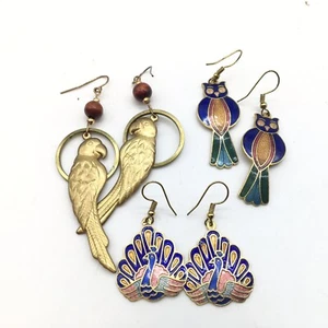 Lot Bird Earrings Cloisonne Enamel Gold Tone Peacock Parrot Whimsical Catbird - Picture 1 of 10