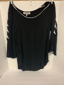 Harlow and Rose Blouse, Size M Black with White Trim, Great Condition. - Picture 1 of 4