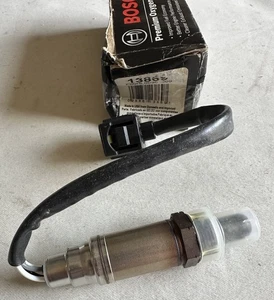 BOSCH OXYGEN SENSOR 13869 FOR CHRYSLER, DODGE, JEEP AND MITSUBISHI 2005-2006 - Bild 1 von 1