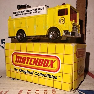 Matchbox 1991 Mack Auxiliary Power Truck Floodlight Heavy Rescue MB57 Yellow MIB - Picture 1 of 2