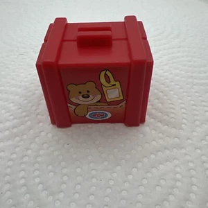 Fisher Price Little People Flughafen Gepäckkiste Tasche Koffer Paket Cargos Rot - Bild 1 von 5