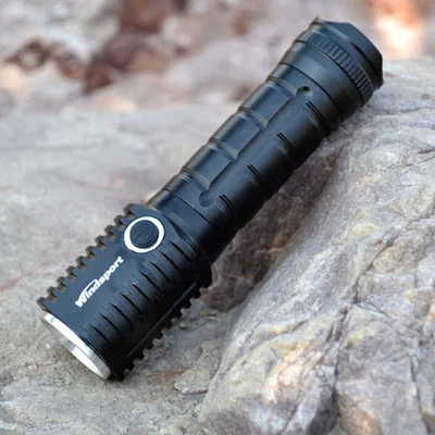 Linterna zoom recargable súper brillante magnética de calidad antorcha luz y cargador - Imagen 1 de 4