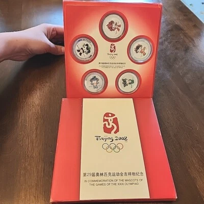 EDICIÓN LIMITADA 2008 Mascota Juegos Olímpicos de Pekín 5 Monedas Plata Sobre Bronce Caja Set Foto 1 de 4