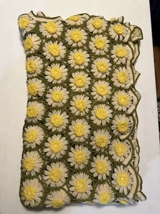 Daisy Chain Crochet 3D Knitted Afghan Throw Blanket Yellow Green 55x65 - Picture 1 of 13