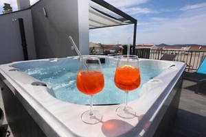 ⭐️⭐️⭐️⭐️ Luxuswohnung in Vodice, Dalmatien, Kroatien; 26.07.-04.08., (9Nächte) - Bild 1 von 21