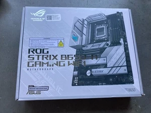 ASUS ROG Strix B650-A Gaming Wi-Fi DDR5 Socket AM5 AMD ATX Motherboard - Photo 1/5