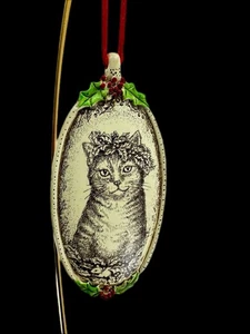 Double-Sided Cat Christmas Ornament Holly Wreath Vintage Style 3.5” Oval - Picture 1 of 5