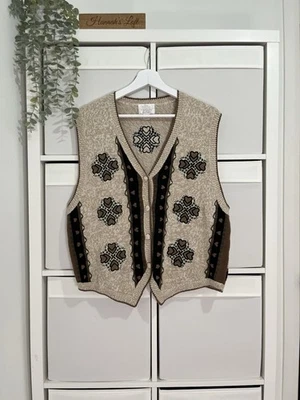 Vintage Ladies Sweater Vest Knitted Waistcoat Fits UK 16/18 Folk Scandi Nordic - Image 1 of 4