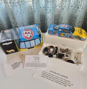 Signed Limited Edition JOHN ANDRETTI #43 Cheerios Petty 1/24 Scale auto Racecar - Picture 1 of 11