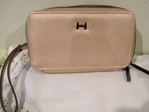 HALSTON NWT SOFT GOLD PEBBLE LEATHER WRISTLET ORGANIZER DOUBLE ZIPPER HOLDS LOTS