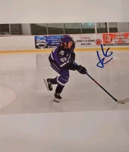 Foto autografiada de Trevor Connelly 4x6 Vegas Golden Knights extremo izquierdo novato - Imagen 1 de 1