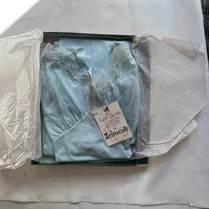 Vintage Satin Serene by Aristocraft Damen hellblau Slip Größe 32A neu im Karton - Bild 1 von 3