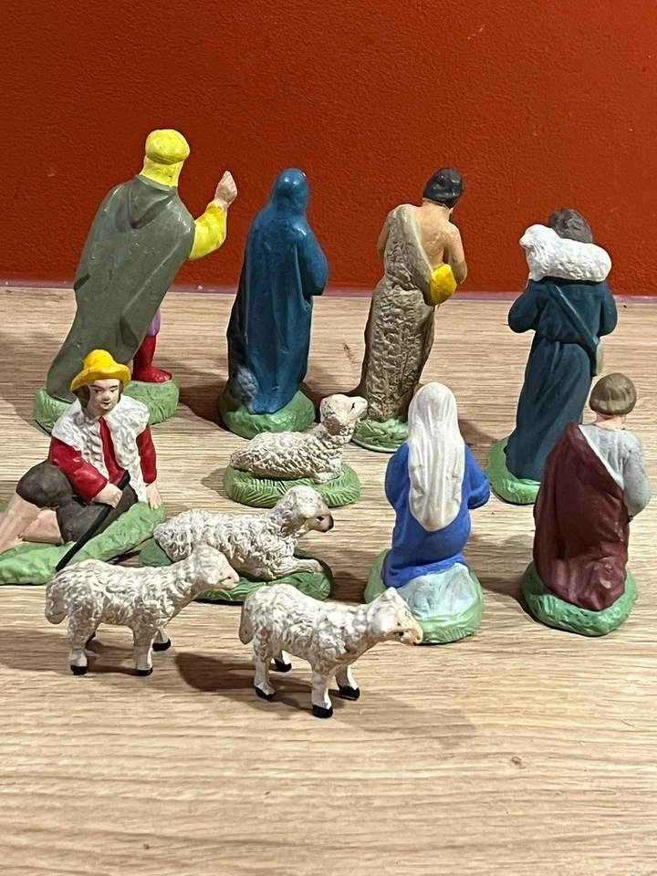 Lot 11 Anciens santons Devineau. Crèche de  Noêl. Moutons,bergers,chamelier 9 cm - Photo 1/4