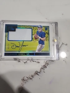 2019 Panini One - Rookie Patch Autographs Daniel Jones #2 Blue /99 (AU, MEM, RC) - Picture 1 of 5