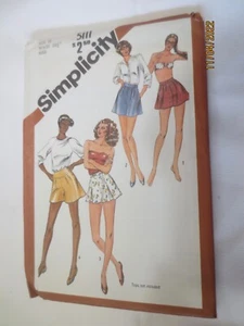 Sin cortar Simplicity 5111 patrón de falda corta más lindo para mujer talla 12 (26 1/2” cintura) - Imagen 1 de 2