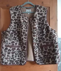 Wyse Leopard Ginny Borg Gilet Waistcoat Size L RRP £210. Sold Out - Picture 1 of 4