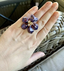 Kenneth Jay Lane KJL Gold tone Purple Faux Pearl Flower Ring sz 5 Book Piece - Picture 1 of 11