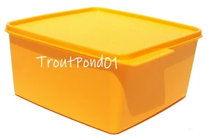 Tupperware Keep Tabs Nesting Stacking Square 10 1/2 cups 2.5L Storage Container - Picture 1 of 3