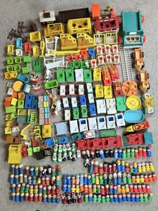 Posten 299 PS Vintage Fisher Price Little People 44 Holz, Rennwagen Postwagen KOSTENLOSER VERSAND - Bild 1 von 24