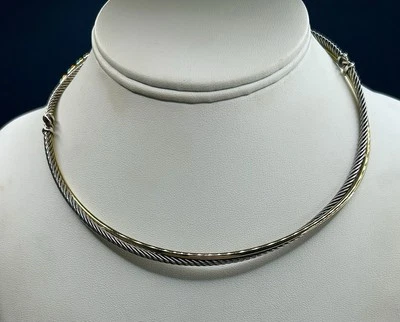 Collar Gargantilla David Yurman Estilo Cruzado Oro Amarillo 18k y Plata de Ley Foto 1 de 3