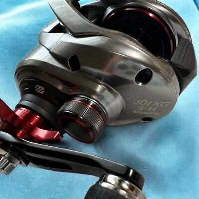 Baitcast Reel 21 Scorpion MD 301XG 左手柄 7.9:1 渔轮 带 O 盒 JP — 第 1/4 张图片