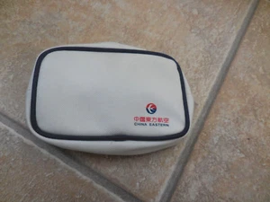 China Eastern Airlines Airways White w/navy trim Zipper Cosmetic Make Up bag  - Picture 1 of 4