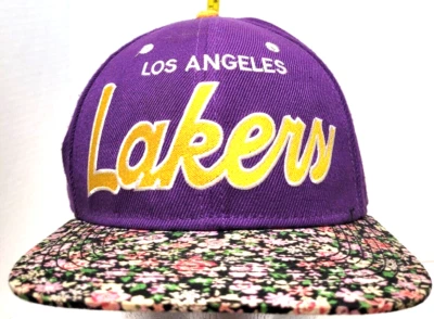 NBA LA Lakers Gorra Mitchell & Ness Sombrero Morado FLORES Cuero De Colección Sombrero para Mujer” Foto 1 de 4