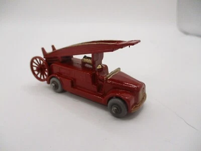 VINTAGE LESNEY MATCHBOX NO.9B-2 DENNIS FIRE ESCAPE TRUCK GPW RESTORED EXCELLENT - Image 1 of 4