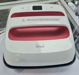 Cricut Easy Press 2 Heat press Machine 9X9 Raspberry - Picture 1 of 2