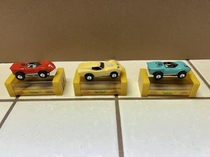Slot Car Aurora 3 Thunder Jets Chaparrals 1377 Mako Shark 1380 Tjet funzionante AFX - Foto 1 di 23
