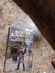 Under The Sweetwater Rim, by Louis L'Amour (Bantam PB) (1971) nice glossy - Picture 1 of 5