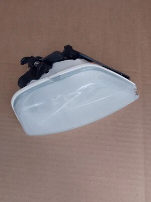 FORD FOCUS MK1     FOG LAMP   LEFT HAND SIDE    GENUINE 1204324 - Image 1 of 3