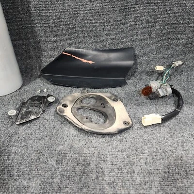 2011-2012 Toyota Avalon Driver Tail Light Parts Harness Bracket Fin - Изображение 1 из 4