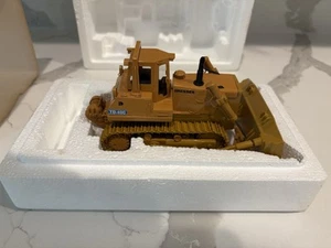Tractor sobre orugas tipo oruga CCM 1:48 S Die-Cast Dresser TD-40C - Imagen 1 de 9
