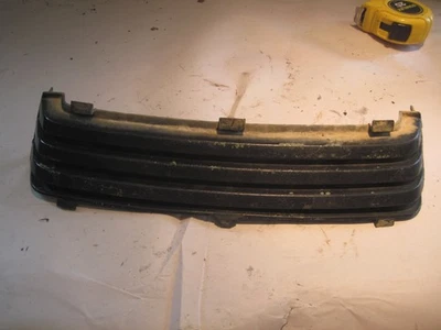 YAMAHA TERRA PRO YFP350U ATV OEM FRONT FENDER PANEL (ALL TABS GOOD)  1988 A1825 - Image 1 of 4