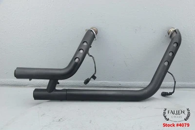 2022 Harley Softail Street Bob 排气管总成扭结黑色 #4079 — 第 1/4 张图片