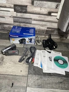 Panasonic SDR-S7 VIDEO camera - Boxed - Picture 1 of 17