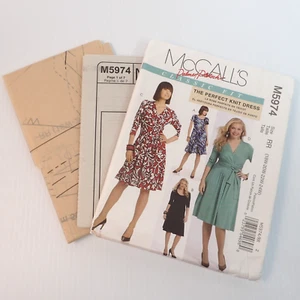McCalls M5974 Das perfekte Strickkleid Damen 18 bis 24 Übergröße Muster UNGESCHNITTEN - Bild 1 von 6